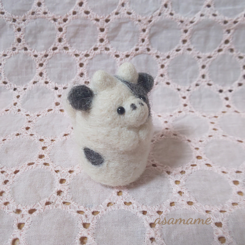 つぶらな瞳のチャーミングなうしさん 干支 丑年 牛 羊毛フェルト 羊毛