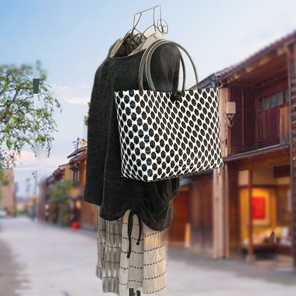 ppバンドの プラカゴバッグ  大きめサイズ  丈夫で長持ち 雨でも平気な撥水素材   L~レジャーサイズ 1枚目の画像