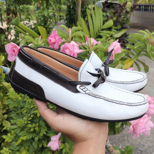☆人気の白☆再入荷☆履きやすい柔らかい革仕様☆定番ローファー