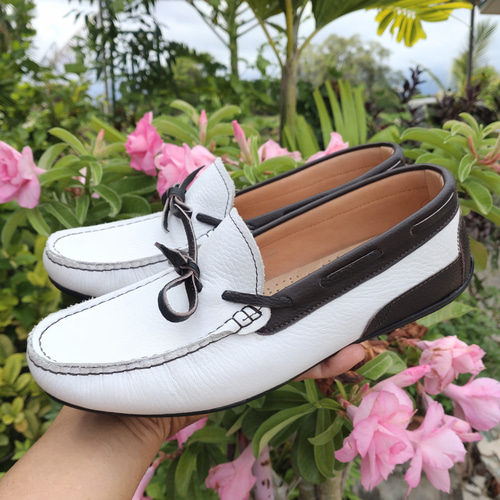 ☆人気の白☆再入荷☆履きやすい柔らかい革仕様☆定番ローファー