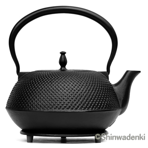 南部鉄器 黒 アラレ1.5L 南部鉄器 鉄瓶 平形アラレ（黒）1.5L 日本製 ガス・100V/200V IH対応