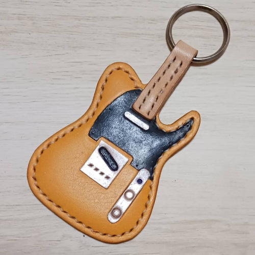 [受注製作]　エレキギター キーホルダー・リング　革 受注製作] エレキギター キーホルダー・リング 革 キーホルダー