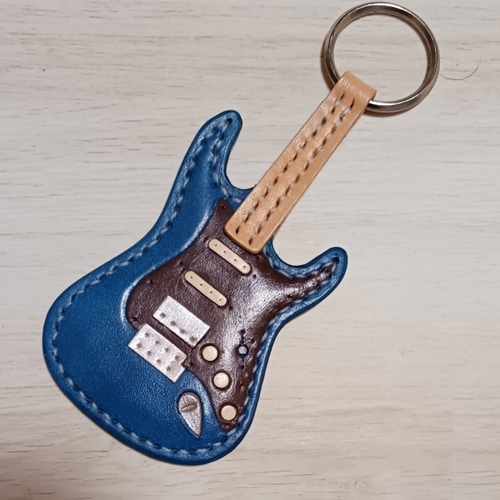 [受注製作]　エレキギター キーホルダー・リング　革 受注製作] エレキギター キーホルダー・リング 革 キーホルダー