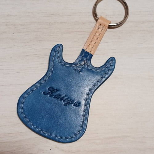 [受注製作]　エレキギター キーホルダー・リング　革 受注製作] エレキギター キーホルダー・リング 革 キーホルダー 手作り