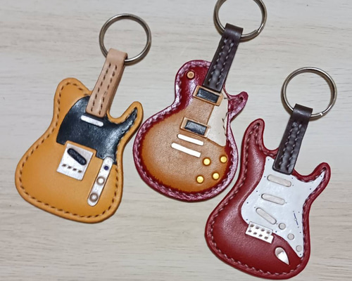 [受注製作]　エレキギター キーホルダー・リング　革 6d5b1eaf94d3cddc1db9bc18bee0fb