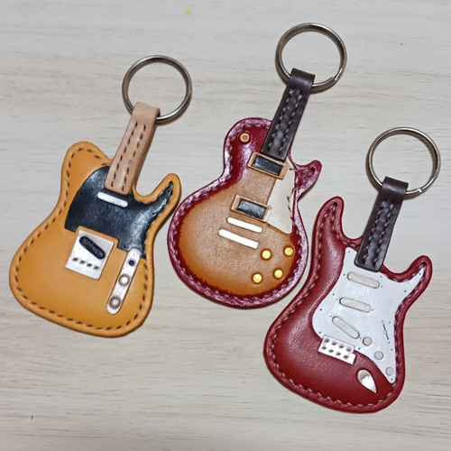 [受注製作]　エレキギター キーホルダー・リング　革 受注製作] エレキギター キーホルダー・リング 革 キーホルダー 手作り