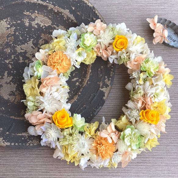 母の日・フラワーギフト】豪華プリザーブドのこんもりリースL ー