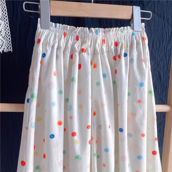 [500円割引]美しい柄 虹色水玉　ポケット付き　綿麻スカート　ギャザー ロングスカート 2枚目の画像