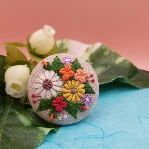 受注製作】手刺繍ブローチ・ヘアゴム《夏色の花束》×リネン くるみ