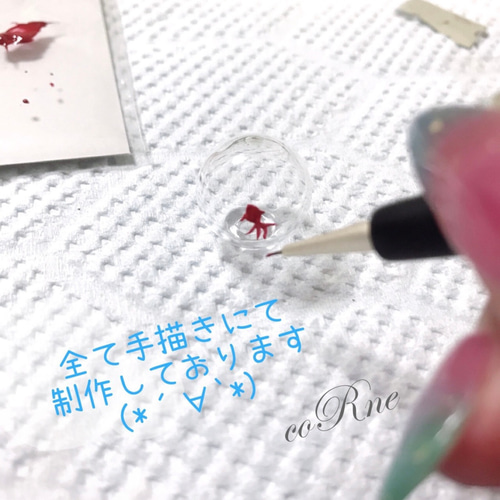 江戸ふうりん風 金魚が泳ぐ 手描き 絵付 ガラス風鈴ピアス＊片耳