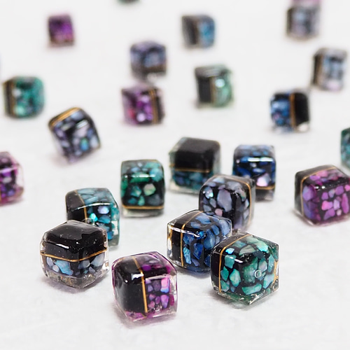 銀河のひとつぶ/螺鈿細工風レジン/ピアス/イヤリング ピアス（スタッド