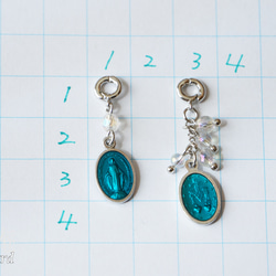 【ミニチャーム・不思議のメダイ（銀×ネオンブルー）】ブレスレットチャーム、携帯ストラップ、ペンダントトップ等に 4枚目の画像