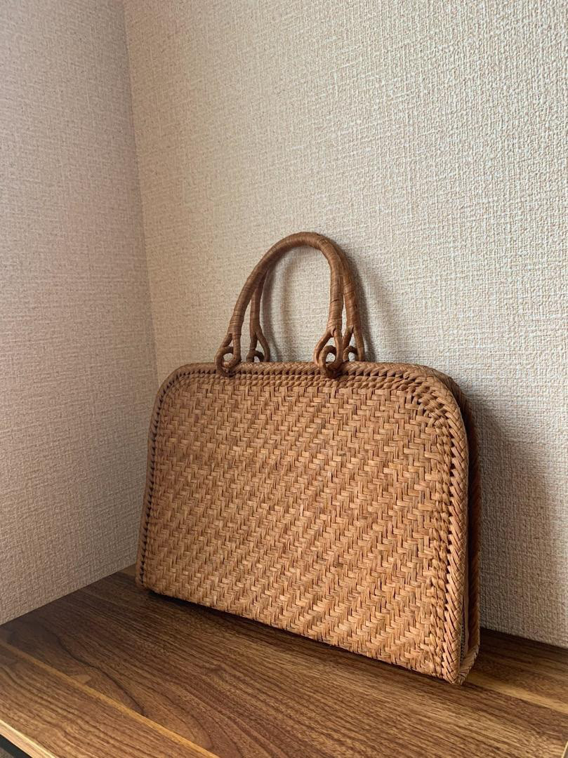 桜皮かごバッグ　山葡萄かごバッグ　花編み、網代編み　内布あり 桜皮かごバッグ 山葡萄かごバッグ 手作り 花編み、網代編み 内布あり