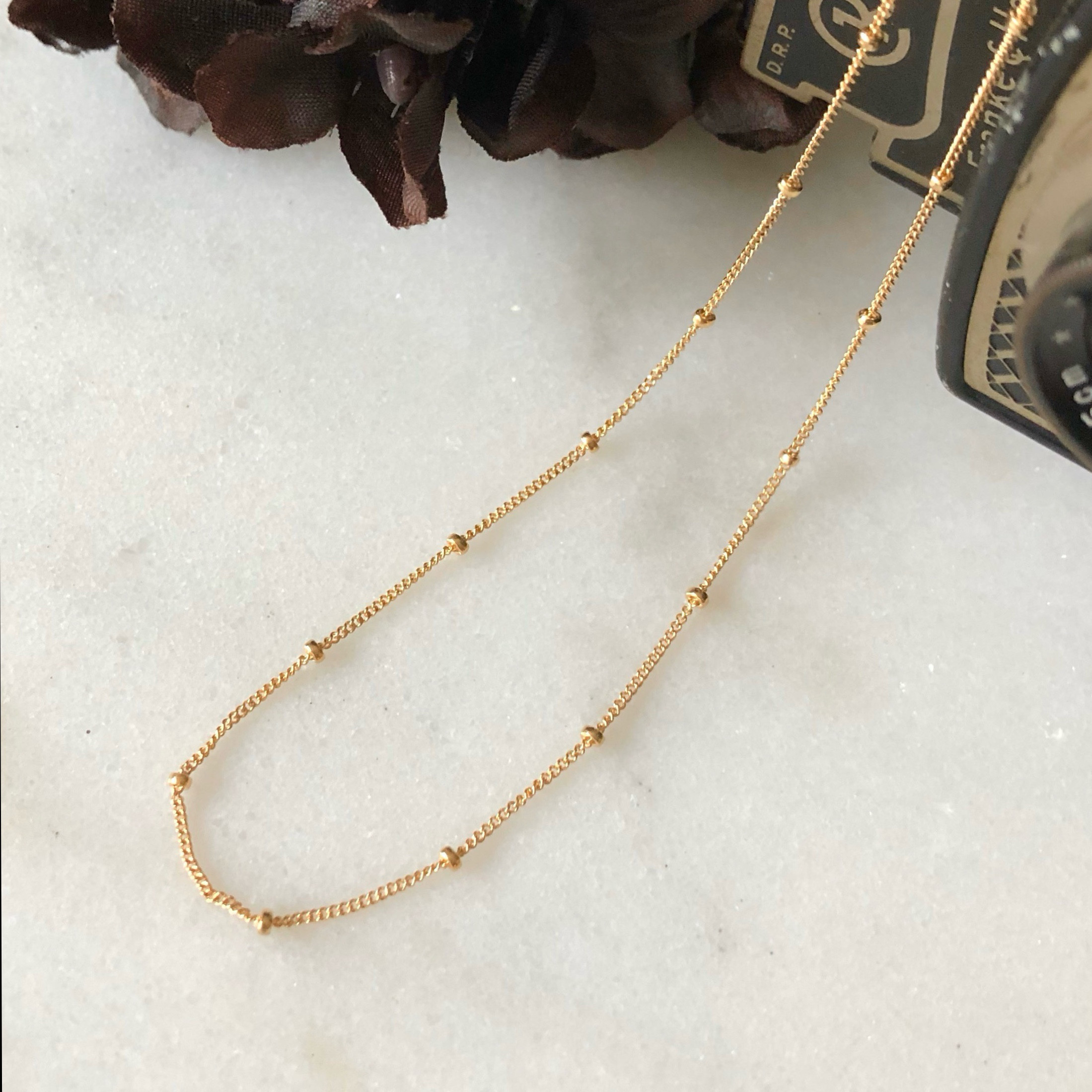 繊細な輝き＊重ね付けにも＊ショート＊ステーションチェーンネックレス14kgf