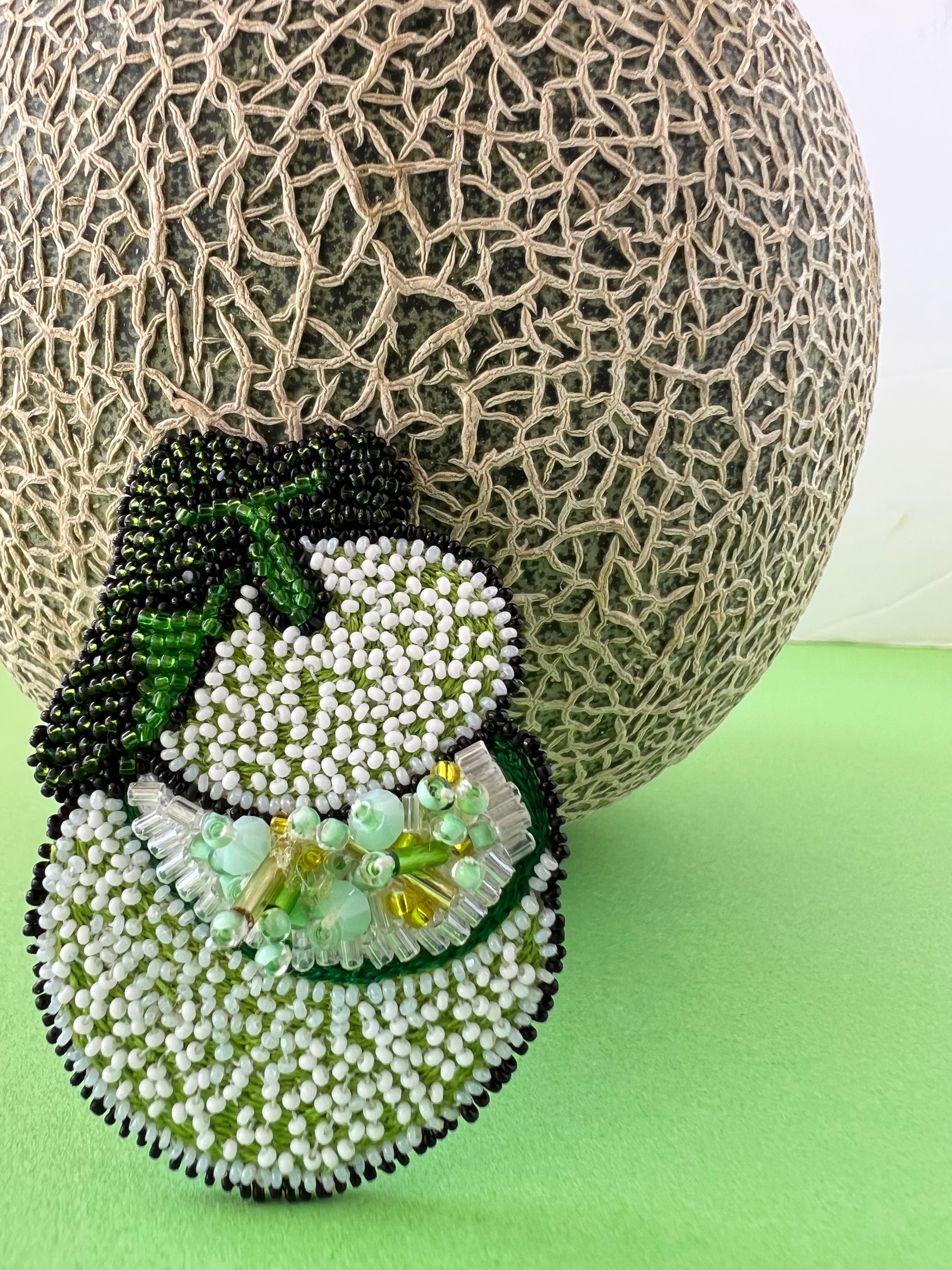 はじける！メロンのブローチ