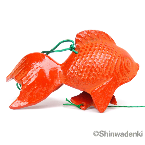 南部鉄器 泳ぐ魚風鈴 金魚 親子 日本製 3枚目の画像