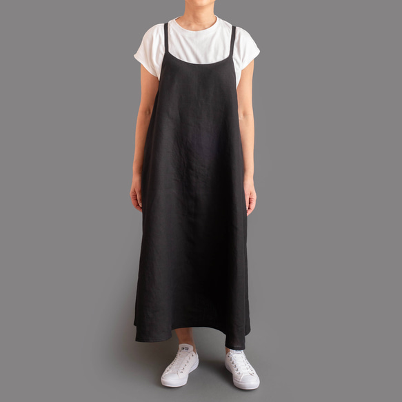 定番人気【姿の美しいジャンパースカート】リネン　サイズSML　体形に合わせてお作りもできます　黒　ストラップ型 2枚目の画像