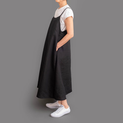 定番人気【姿の美しいジャンパースカート】リネン　サイズSML　体形に合わせてお作りもできます　黒　ストラップ型 4枚目の画像