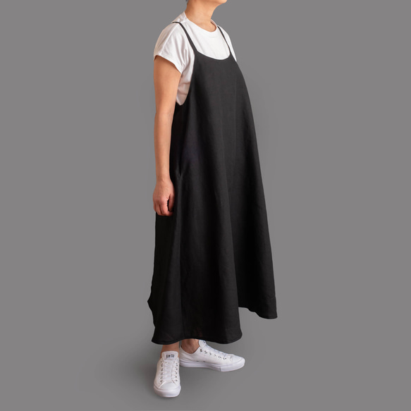 定番人気【姿の美しいジャンパースカート】リネン　サイズSML　体形に合わせてお作りもできます　黒　ストラップ型 3枚目の画像