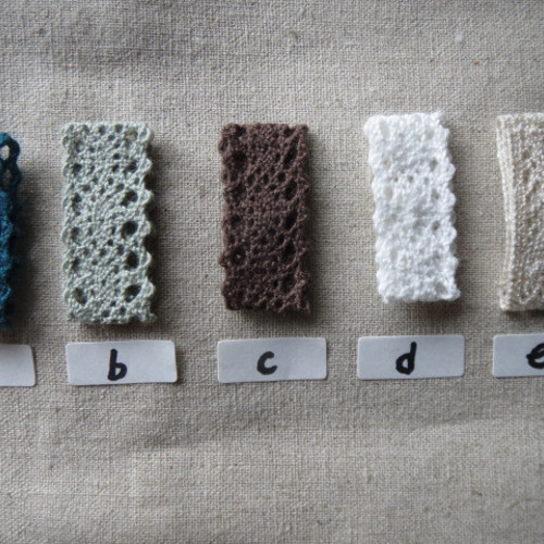 木彫り沈め彫りの楕円ハンドミラー☆可愛い利休梅☆材質朴ノ木＊サイズ