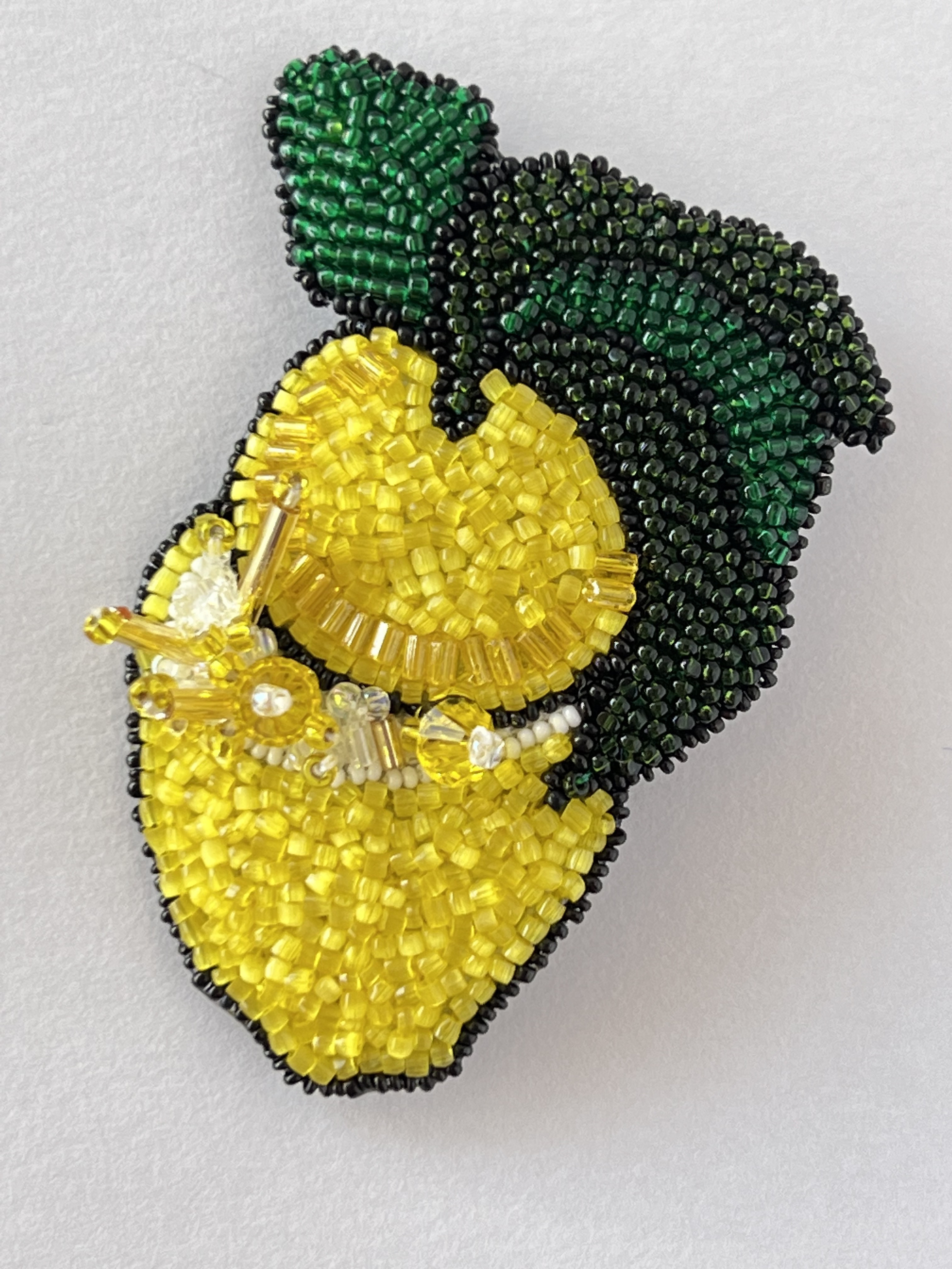 はじける！レモンのブローチ