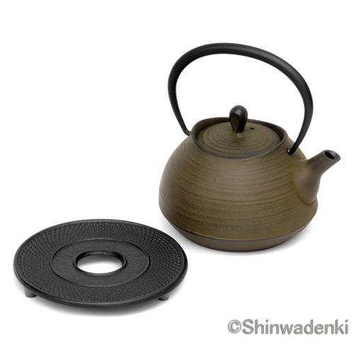 南部鉄器 鉄瓶 刷毛目（さび茶仕上げ）0.6L 内面素焼き・酸化