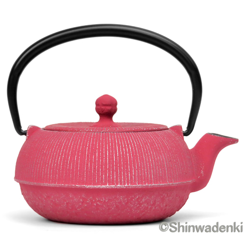 お取り寄せ】南部鉄器 ティーポット 急須 平丸千筋 0.3L 銀/ピンク