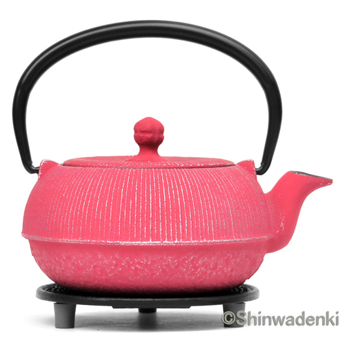 ◆新品未使用◆ 南部鉄器 急須 ピンク お取り寄せ】南部鉄器 ティーポット 急須 平丸千筋 0.3L 銀/ピンク