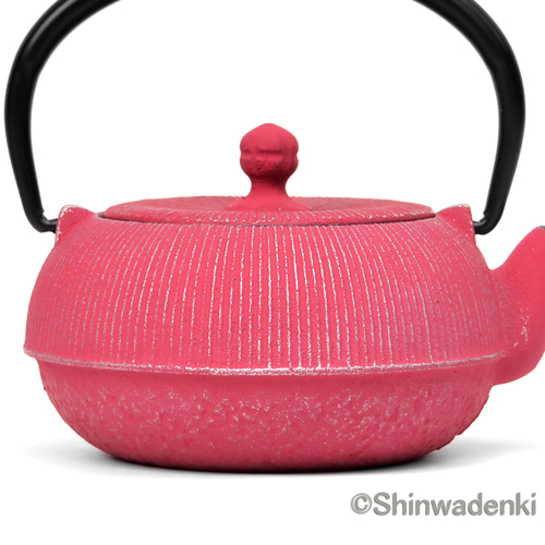 お取り寄せ】南部鉄器 ティーポット 急須 平丸千筋 0.3L 銀/ピンク