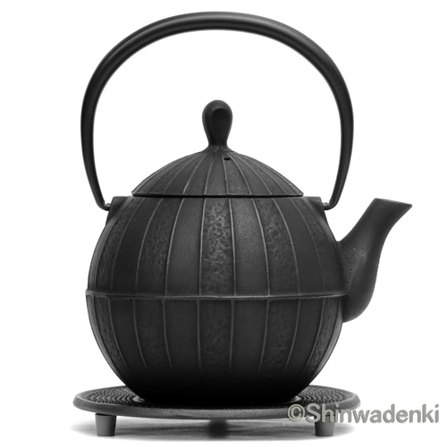 予約販売】南部鉄器 鉄瓶 胡桃0.8L 内面素焼き・酸化被膜仕上 日本製