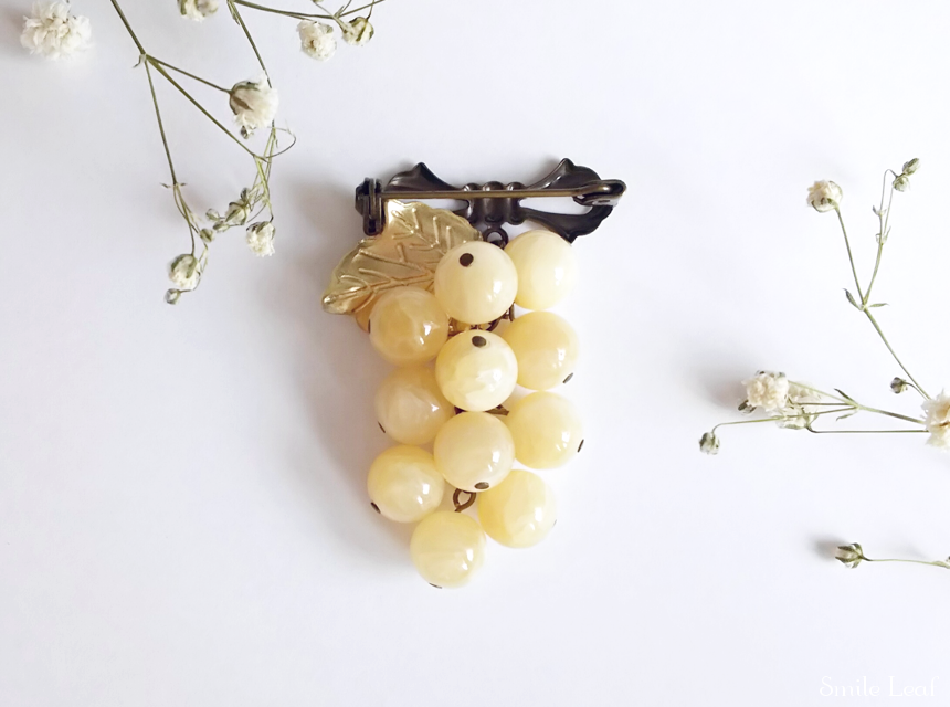 アラゴナイトの葡萄ブローチ