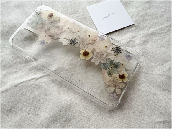 【値下げ中！】 ♡押し花ケース♡ 《淡色》iPhone11対応 3枚目の画像