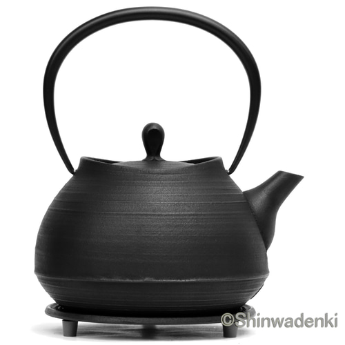 予約販売】南部鉄器 鉄瓶 刷毛目（黒仕上げ）1L 内面素焼き・酸化被膜