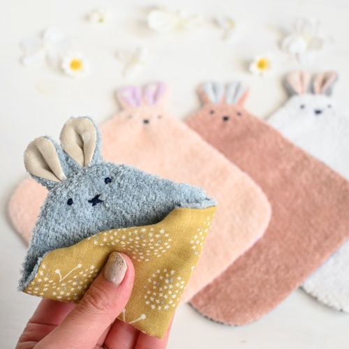 送料無料 大人な小花柄うさちゃん4匹セット！miniタオルハンカチ
