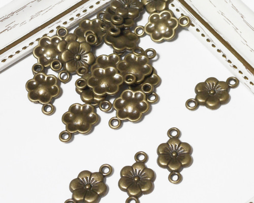 アンティーク風フラワーコネクター 10個（47） チャーム 素材屋 さち