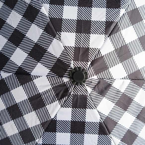 UV cut 折疊傘 格子 黑色 99.9% 紫外線防護 晴天雨天 163409 遮陽傘 第14張的照片