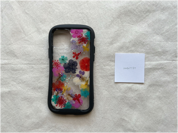 【値下げ中！】 ♡押し花ケース♡ 《colorful》iPhone11pro対応 1枚目の画像