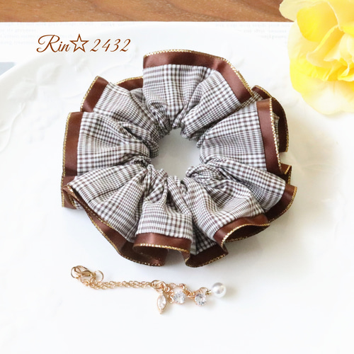 グレンチェック】エレガント＆軽やかなサテンリボン付きのシュシュ  