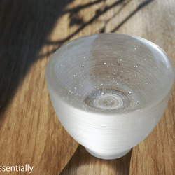 無色透明ガラスのインテリアトレイ -「 灯りのたね 」● 9cm ● 光沢 5枚目の画像