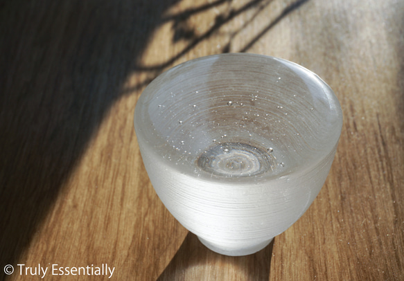 無色透明ガラスのインテリアトレイ -「 灯りのたね 」● 9cm ● 光沢 5枚目の画像