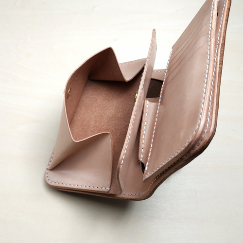 ハンドメイド　二つ折り　革財布　クロムエクセル　黒色　真鍮 財布 ミドルウォレット 二つ折り クロムエクセル/ヌメ革