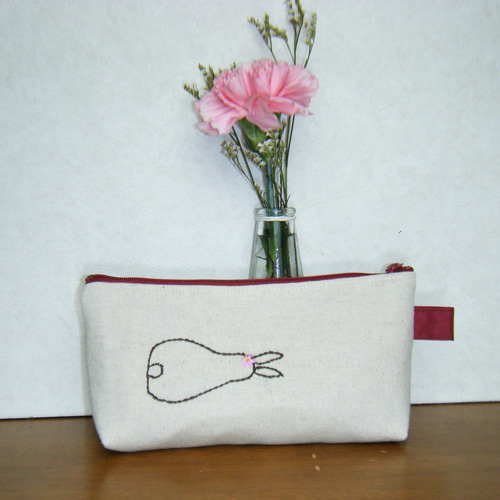 【Nana様】パステルミンク　ケープ　ティペット　レアデザイン うさぎ刺繍生成りペンケース ペンケース R's Mother 通販