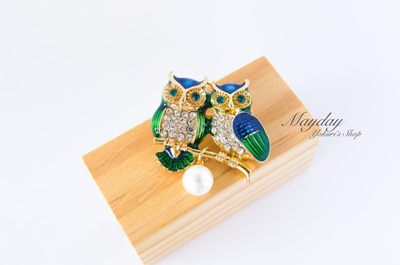 『寄り添う可愛いフクロウのブローチ』　秋 3枚目の画像