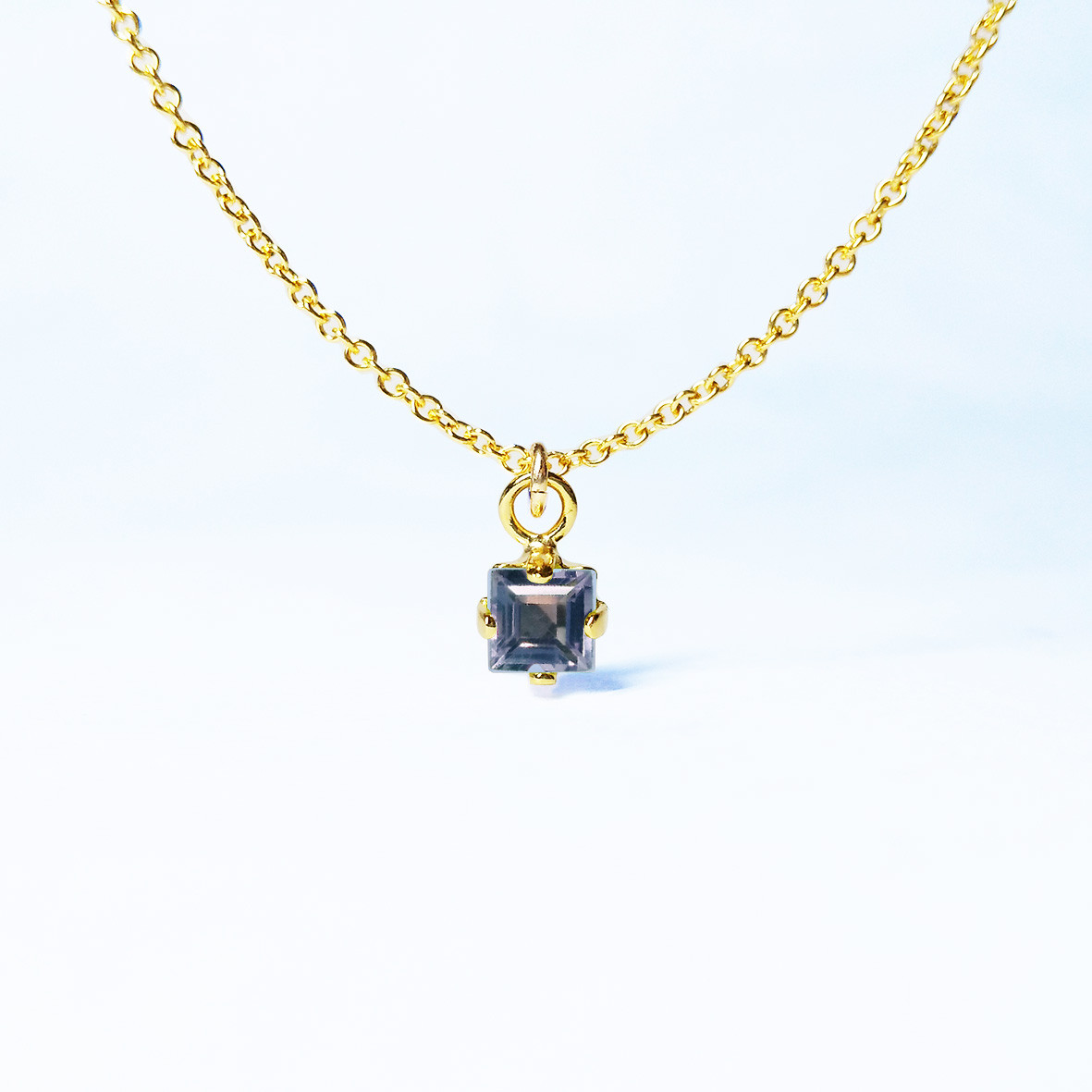 輝く青紫。アイオライトのネックレス　[送料無料]