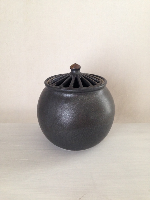 香炉(黒マット) 1枚目の画像