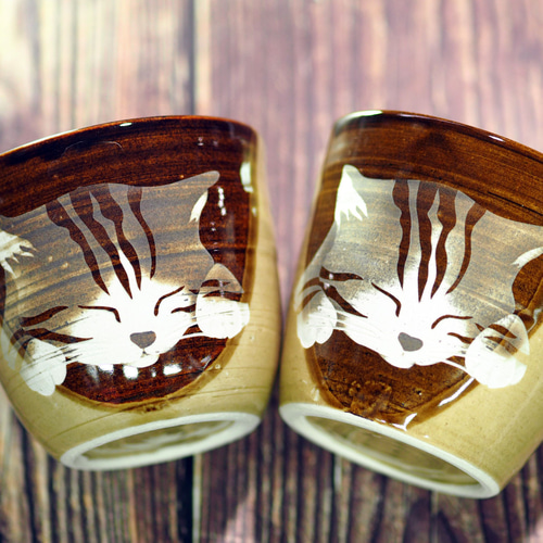 陶器シリーズ「眠り猫の湯呑み」 湯呑み 自由工房 通販 10103292