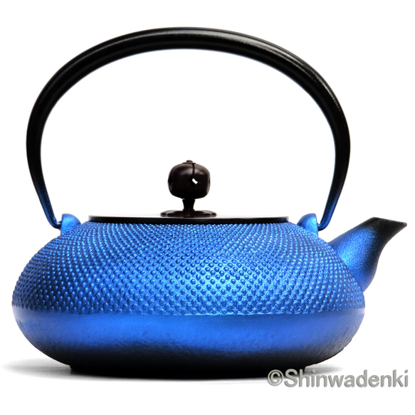 お取り寄せ】南部鉄器 鉄瓶 平丸アラレ（瑠璃色・銅蓋）1.2L 内面