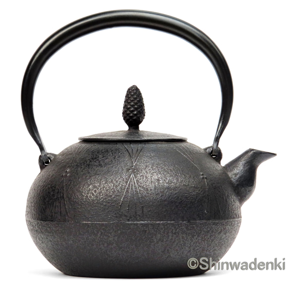 在庫限りで販売終了】工房和秋 金野和秋作 南部鉄器 鉄瓶 丸形松