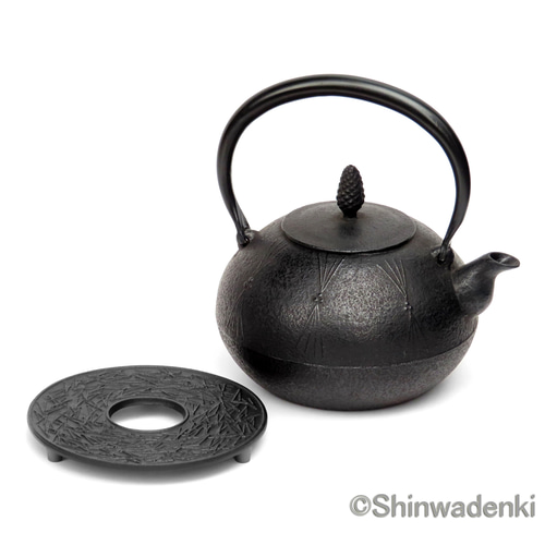 在庫限りで販売終了】工房和秋 金野和秋作 南部鉄器 鉄瓶 丸形松