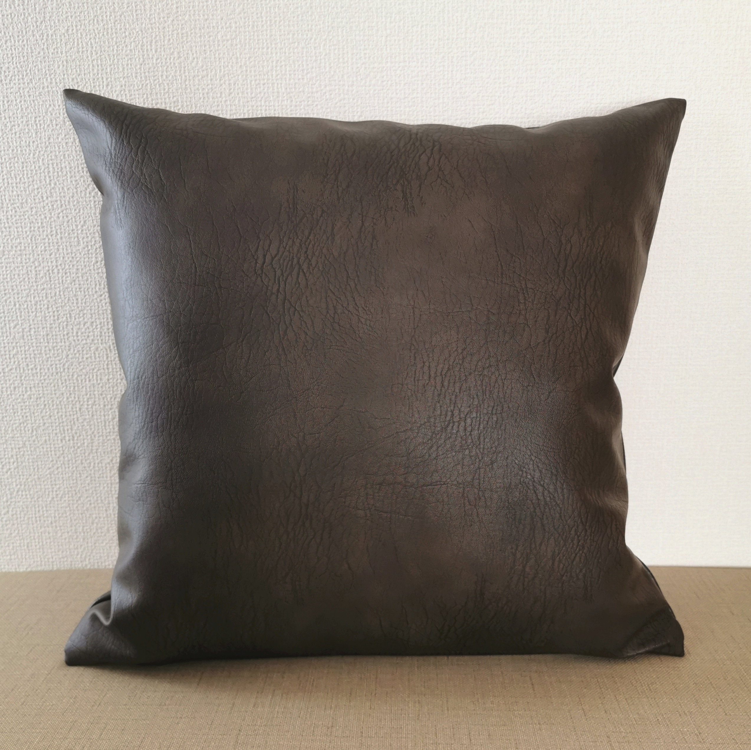 ブラウンレザー刺繍クッションカバー ブラウンレザー刺繍クッションカバー